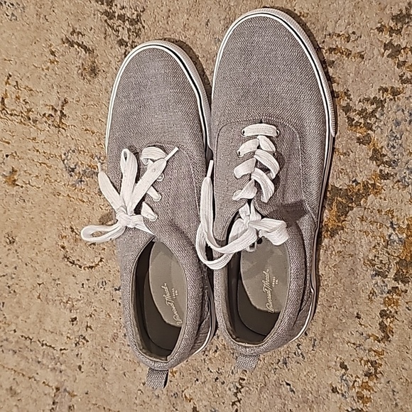 Universal Thread Shoes - Universal Thread Molly Vulcanized Lace-Up Sneakers Women's -